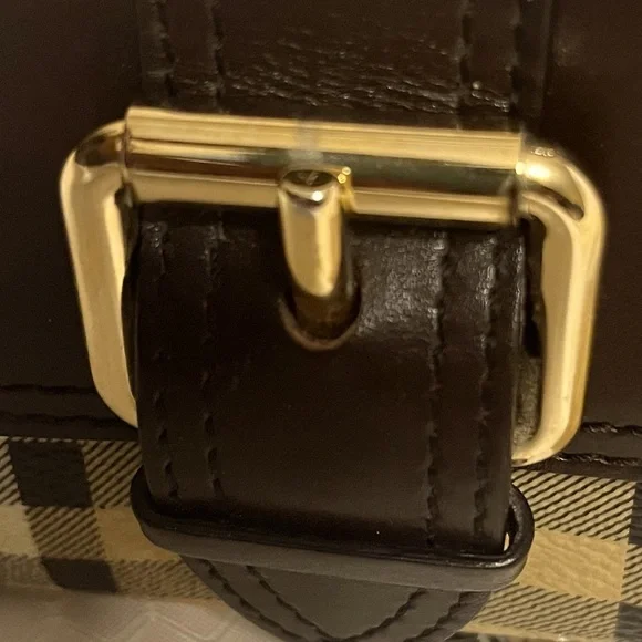 Authentic Burberry Haymarket Check Buckle Trifold Wallet - Unisex - Picture 5 of 17